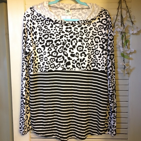 Sew In Love Medium Sweater with Hood | Animal print & Stripes - Picture 1 of 4